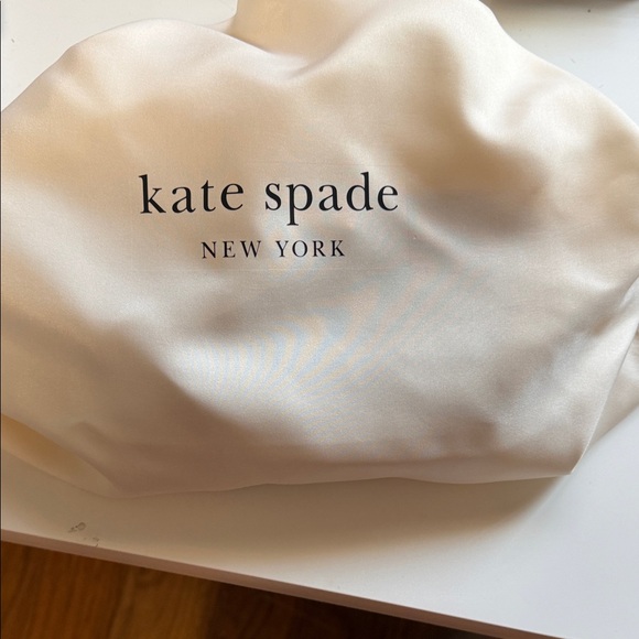 Kate spade black purse crossbody saffiano leather medium NWT - Picture 11 of 12